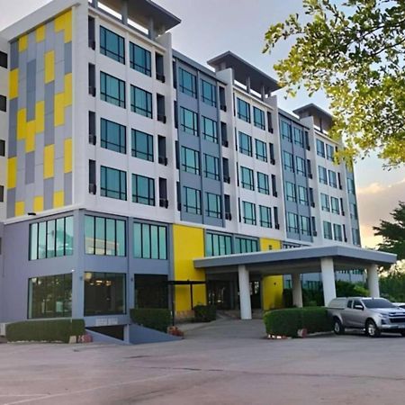 S Tara Grand Hotel Surat Thani Exterior photo