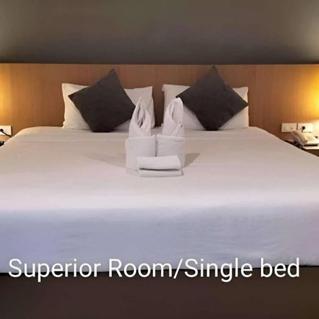 S Tara Grand Hotel Surat Thani Exterior photo
