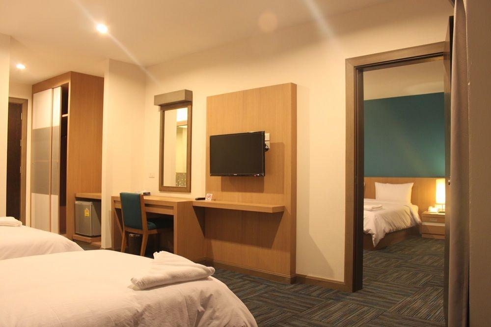 S Tara Grand Hotel Surat Thani Exterior photo