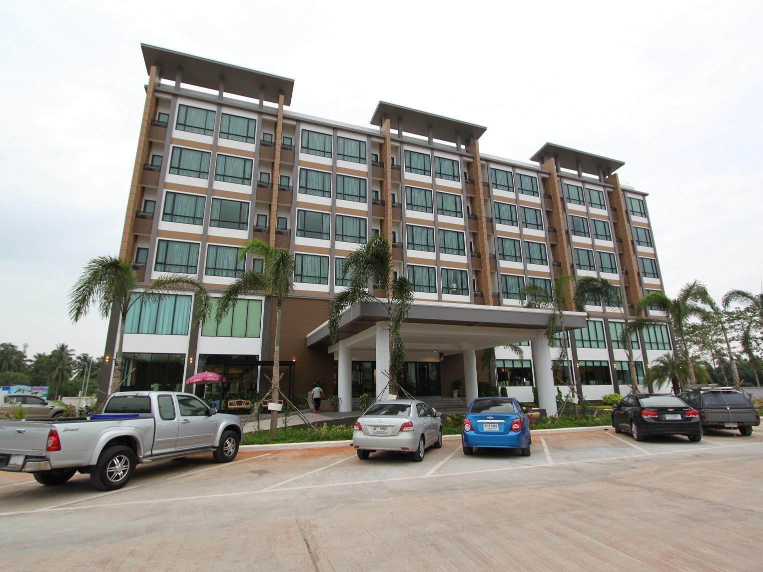 S Tara Grand Hotel Surat Thani Exterior photo