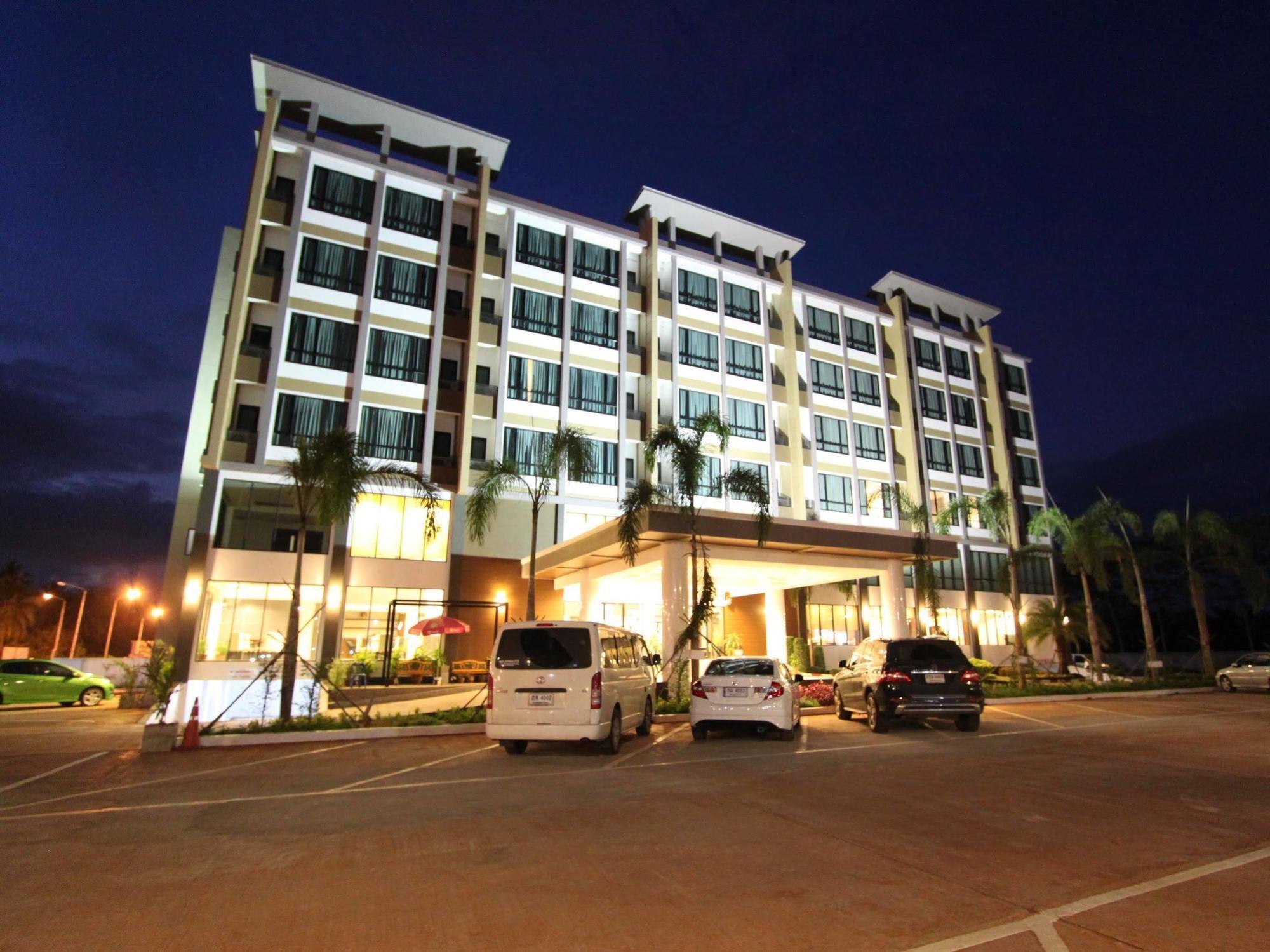 S Tara Grand Hotel Surat Thani Exterior photo