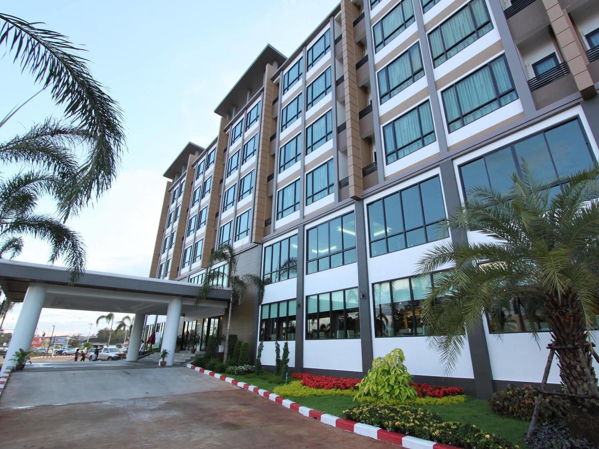 S Tara Grand Hotel Surat Thani Exterior photo